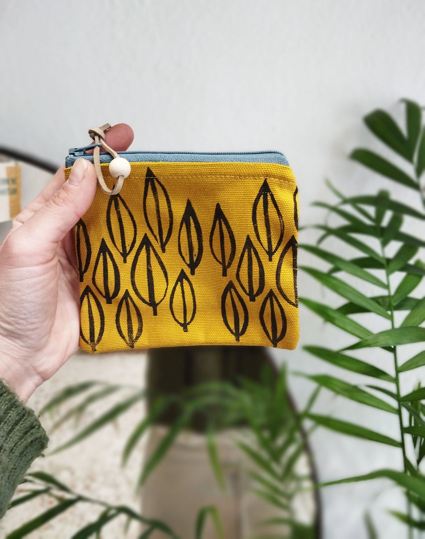 Minimal Leaf Print Fabric Wallet