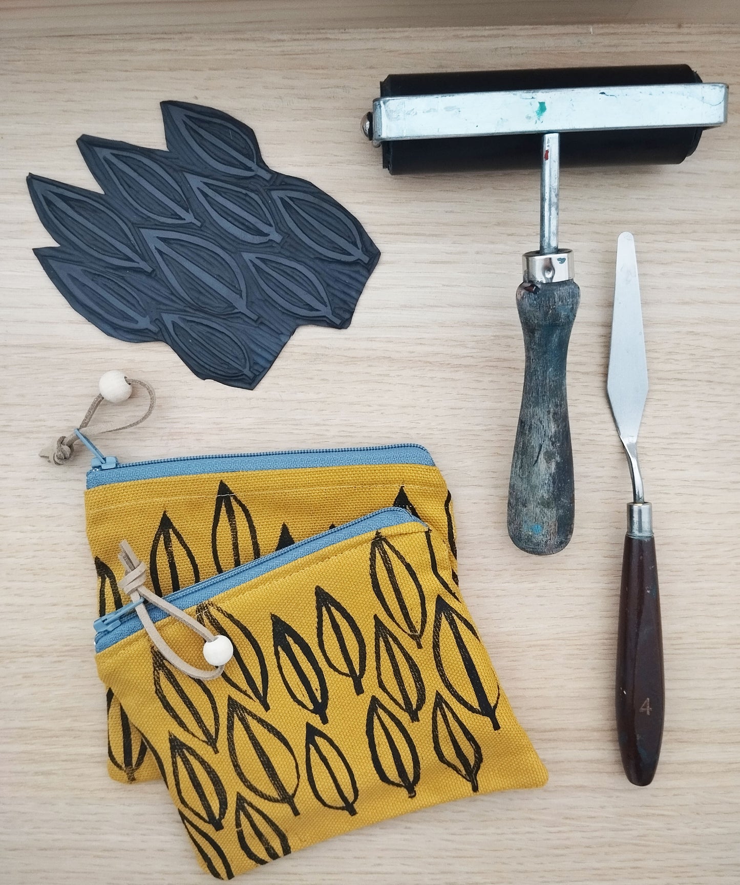 Minimal Leaf Print Fabric Wallet