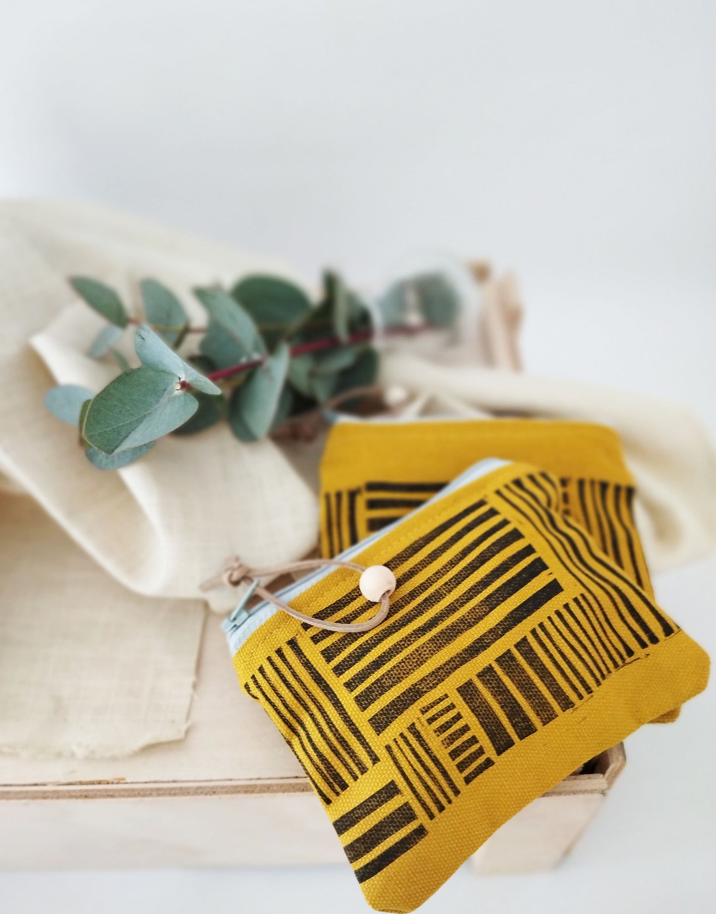 Graphic Pattern Zipper Pouch
