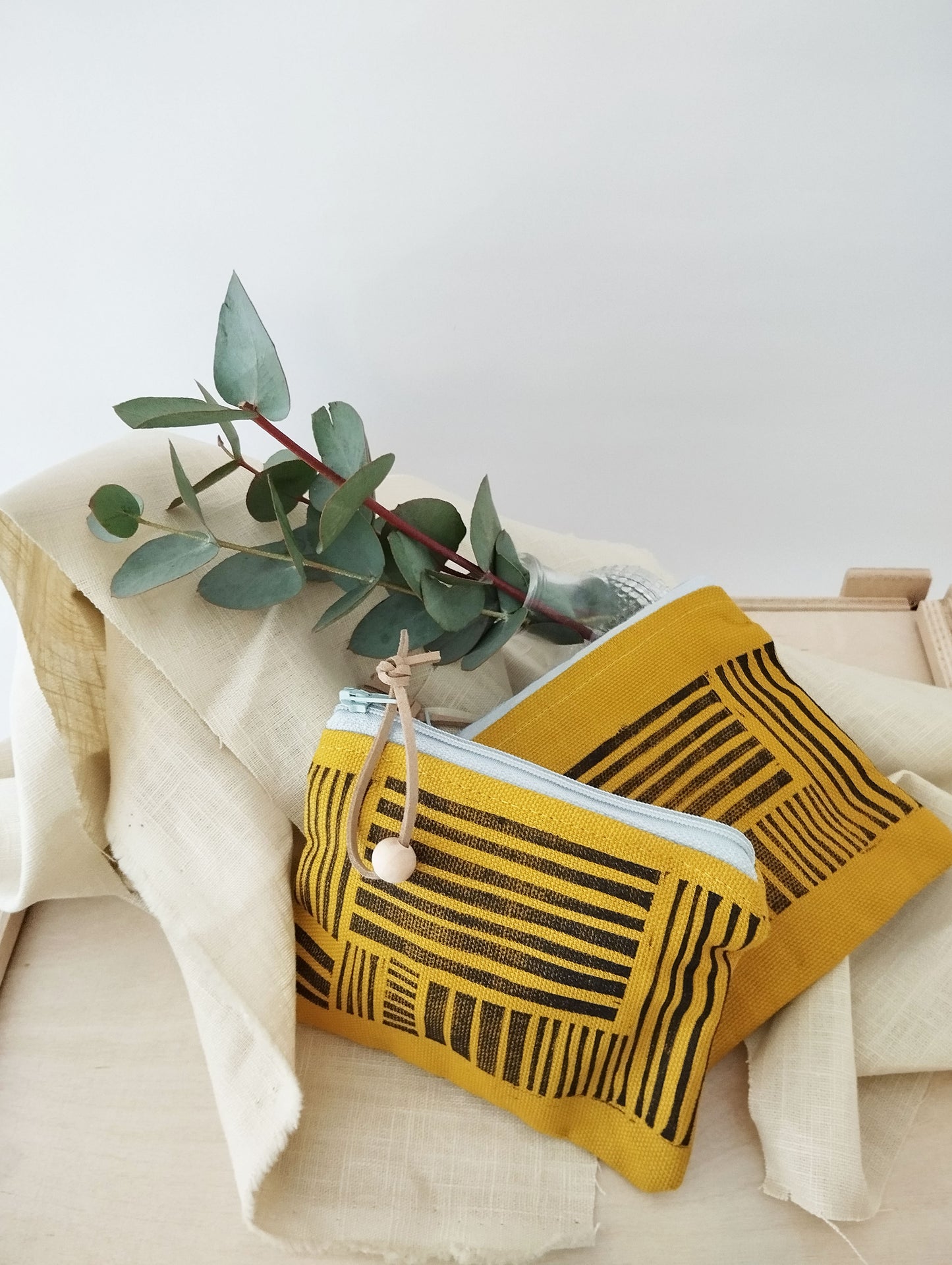 Graphic Pattern Zipper Pouch