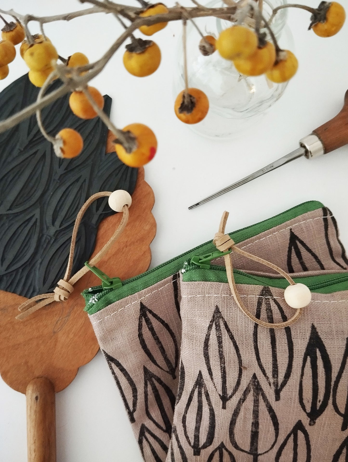 Simple Leaf Print Linen Purse
