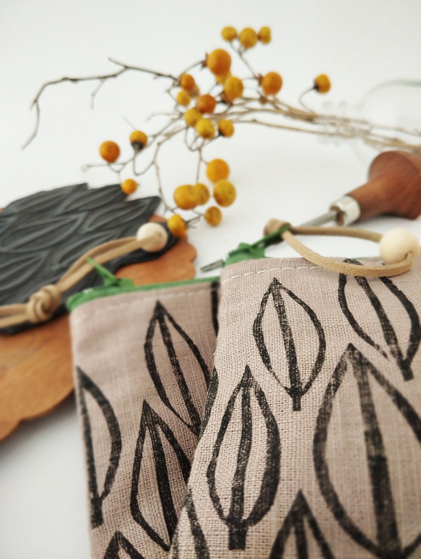Simple Leaf Print Linen Purse