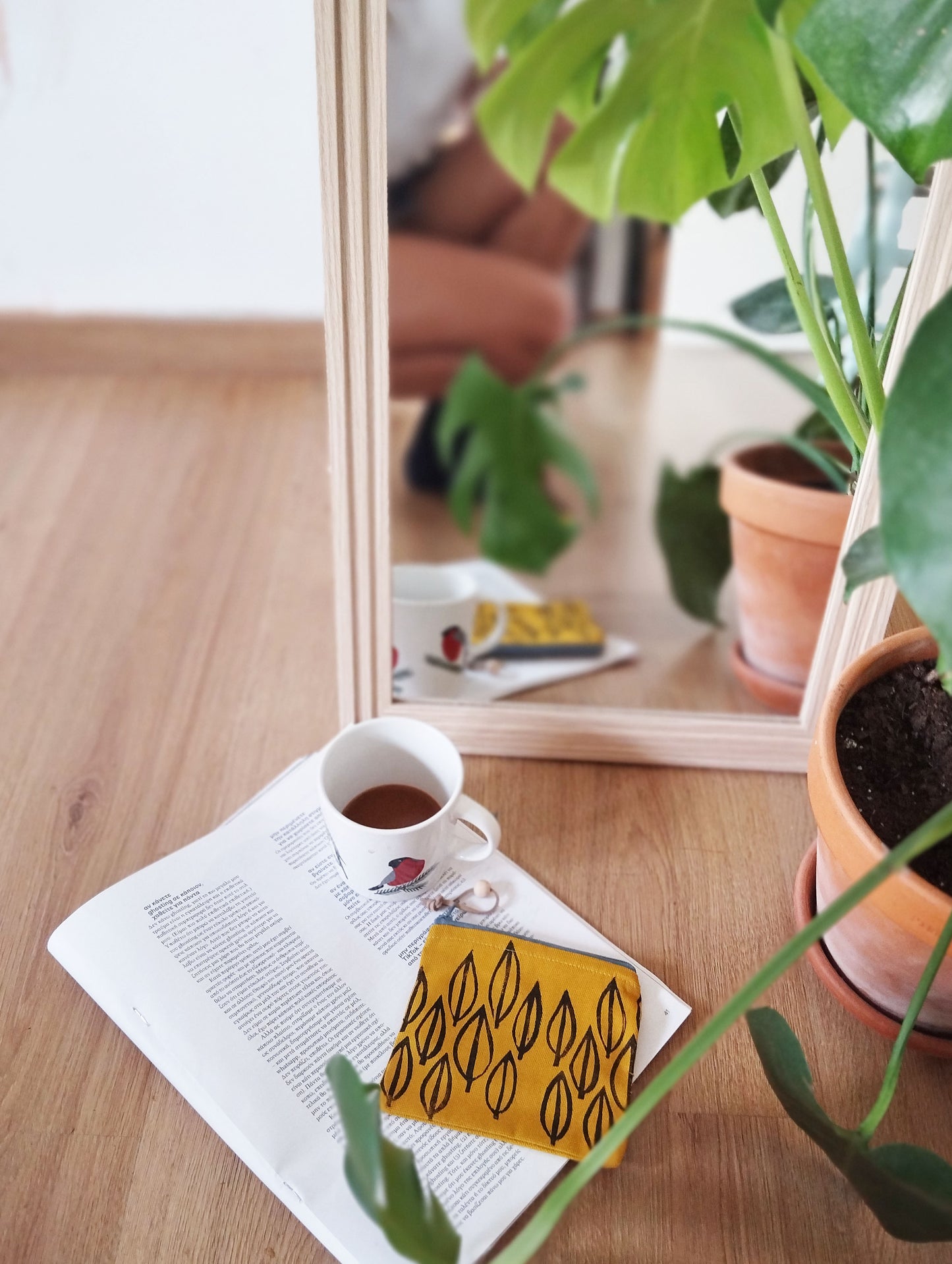 Minimal Leaf Print Fabric Wallet