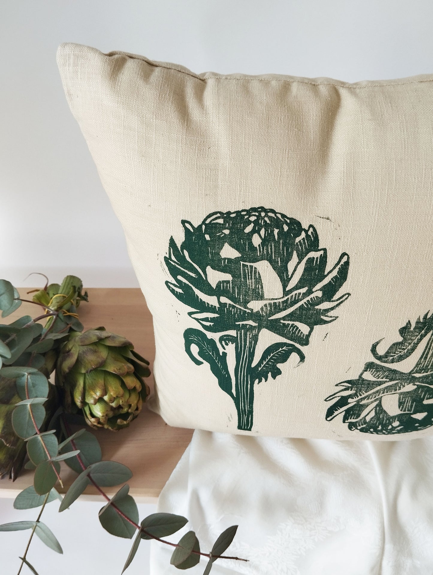 Old-Fashion Artichoke Print Cushion