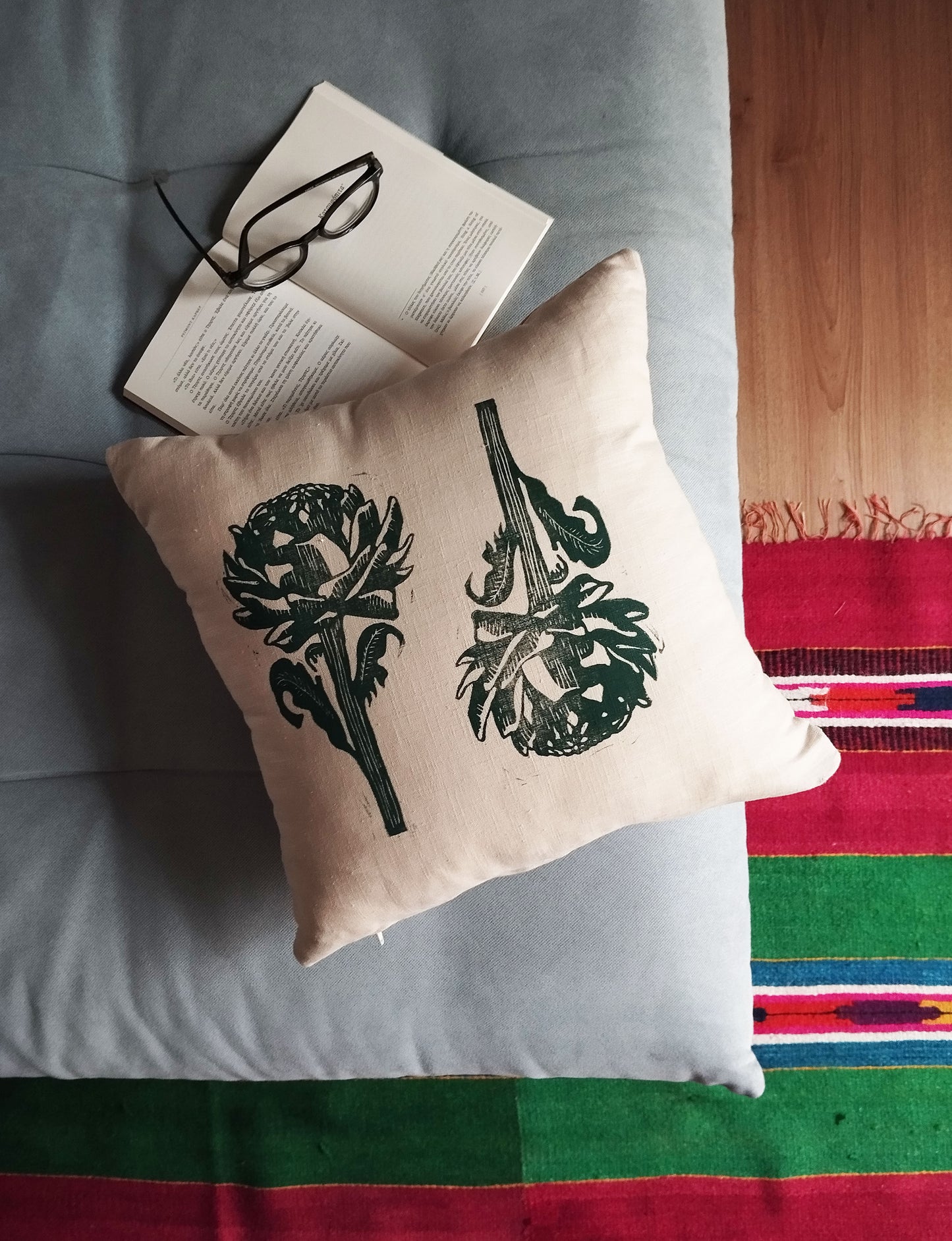 Old-Fashion Artichoke Print Cushion