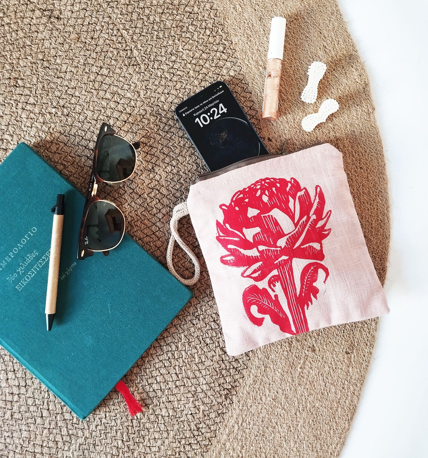 Artichoke Zippered Wristlet Pouch
