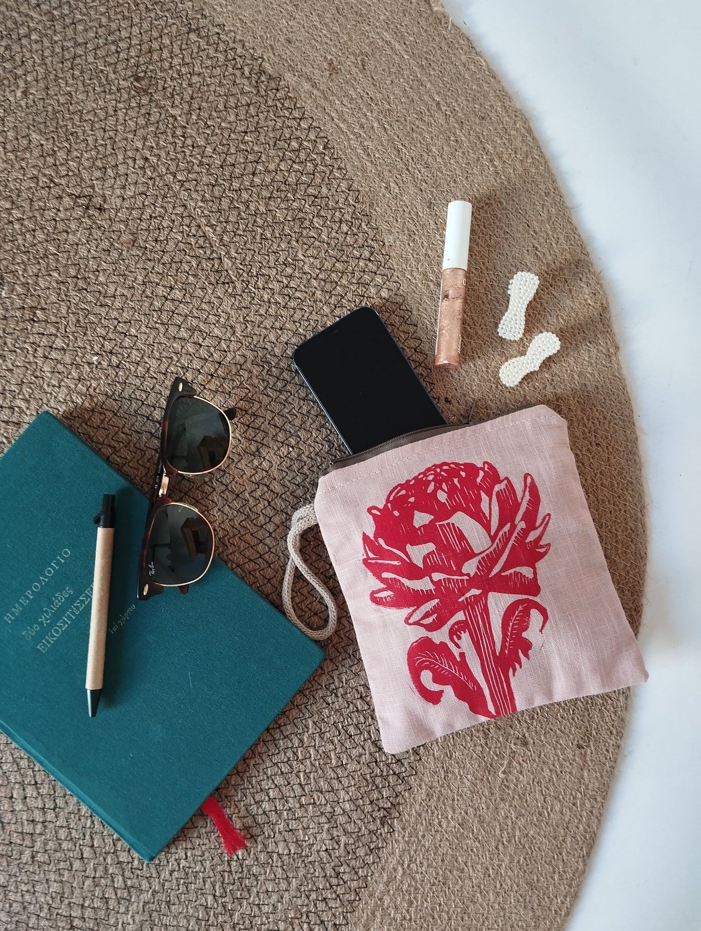 Artichoke Zippered Wristlet Pouch