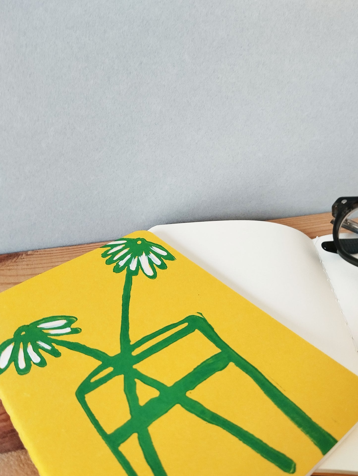 Daisy Flower A6 journal