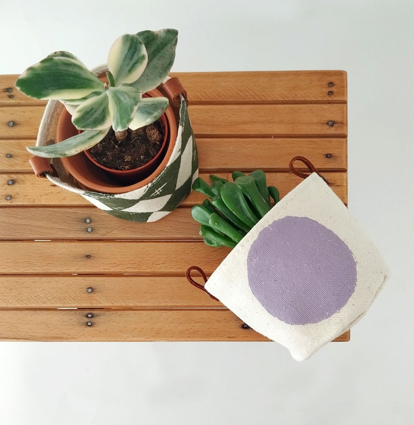 Set of 2 Mini Decorative Planters