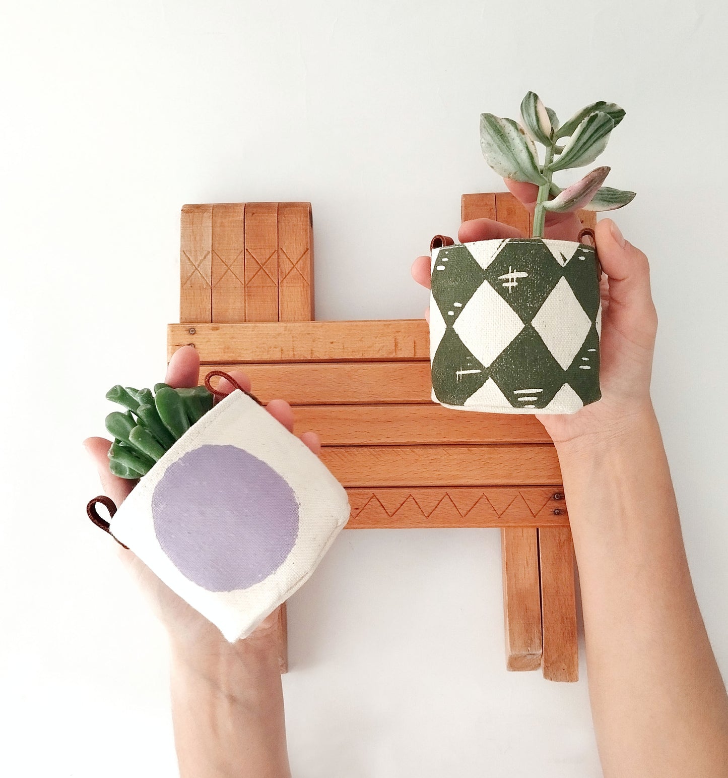 Set of 2 Mini Decorative Planters