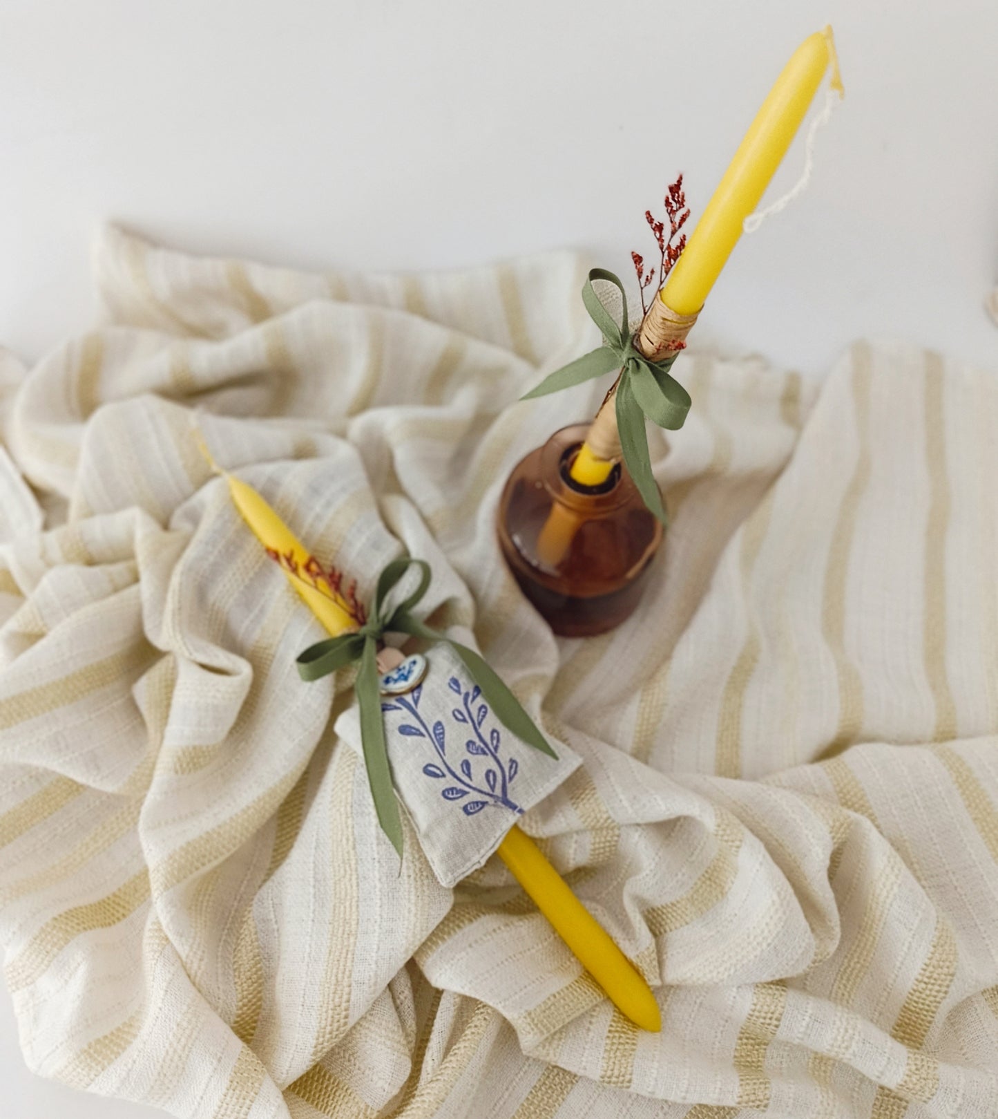 Κίτρινο Λαμπαδάκι με Χειροποίητο Πουγκί Λεβάντας