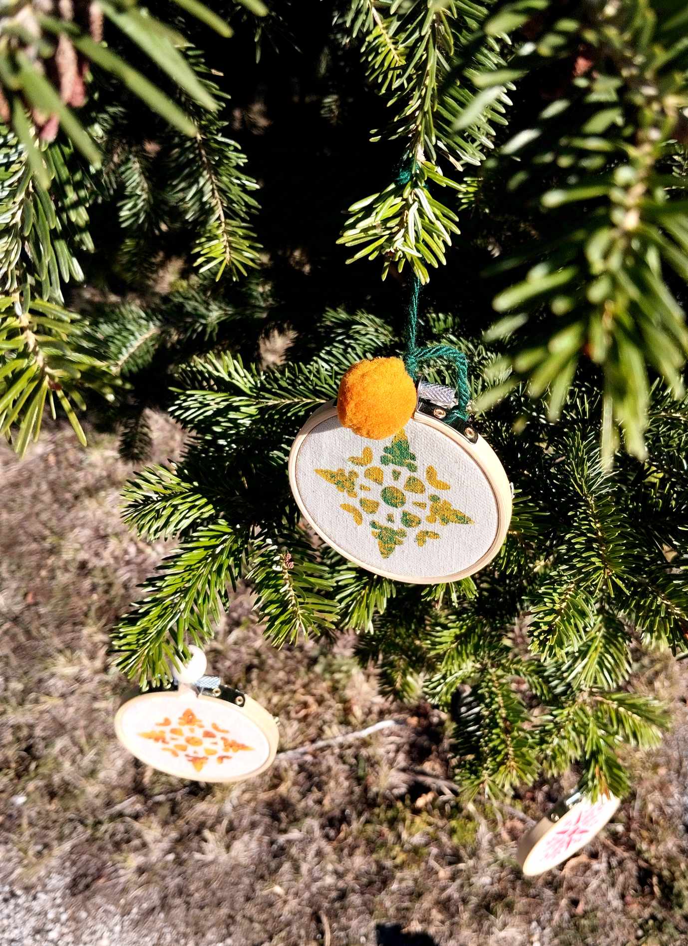 Hand Painted Snowflake Tree Hanging Ornament