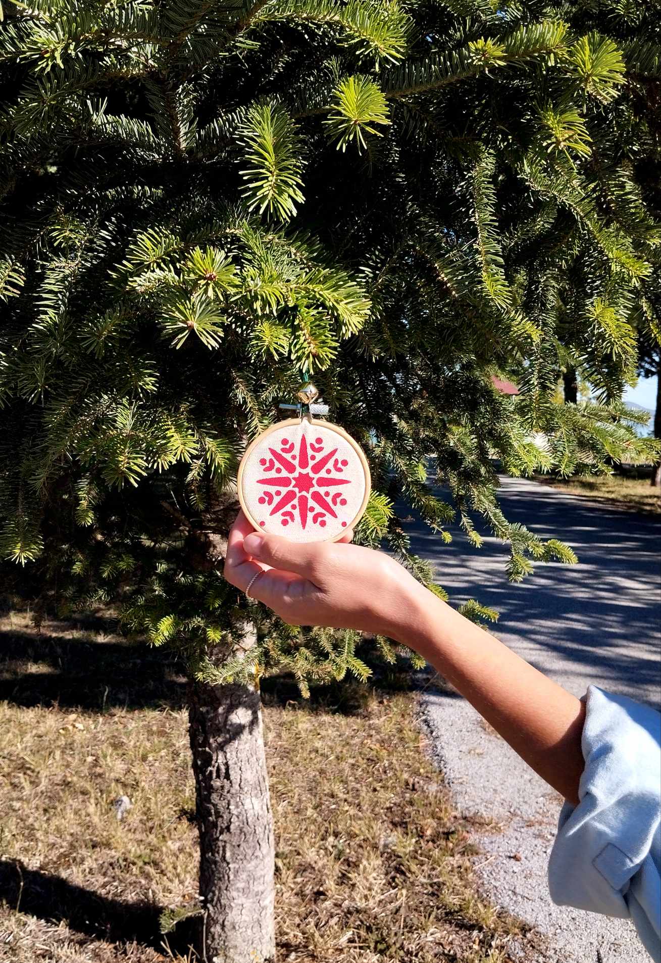 Hand Painted Snowflake Tree Hanging Ornament