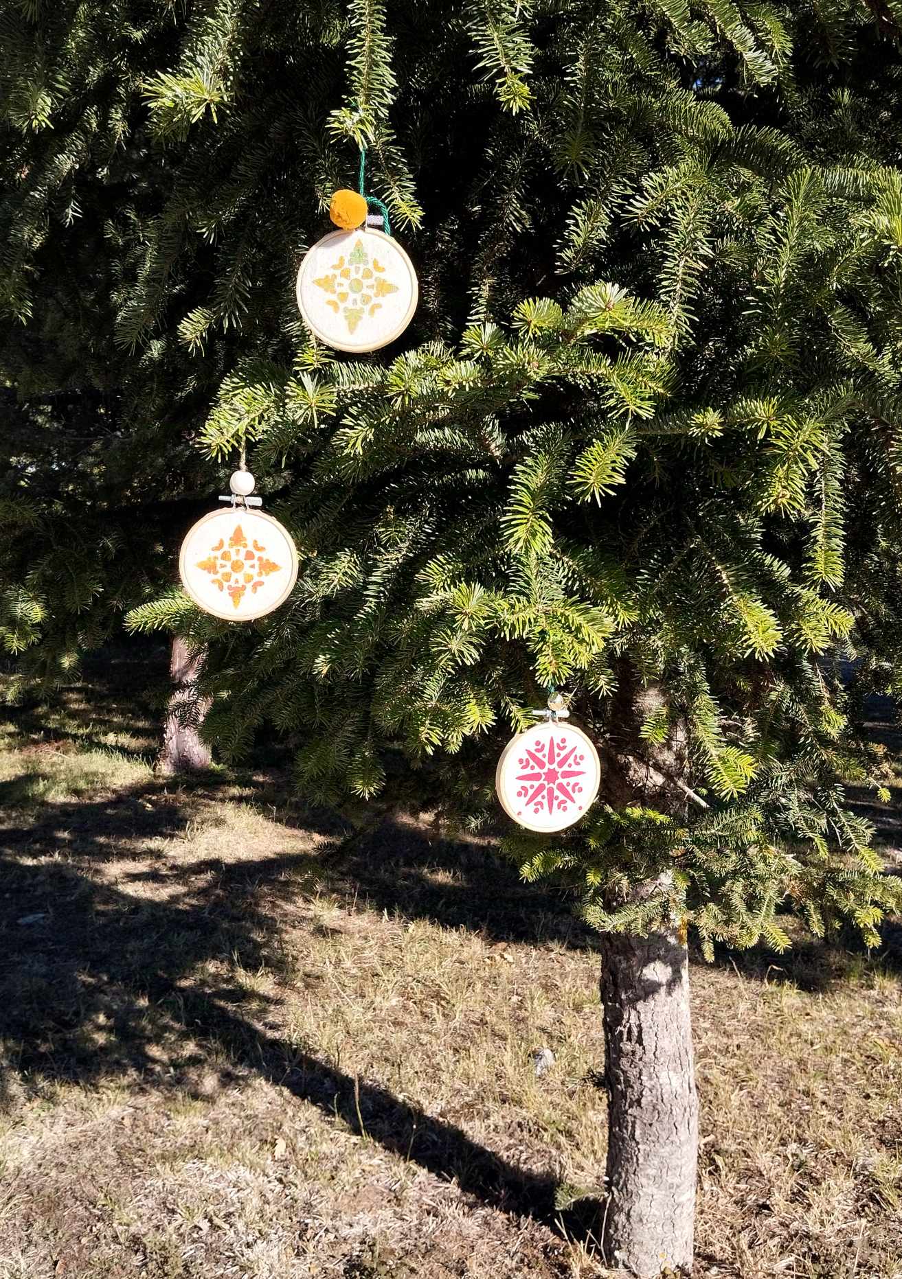 Hand Painted Snowflake Tree Hanging Ornament