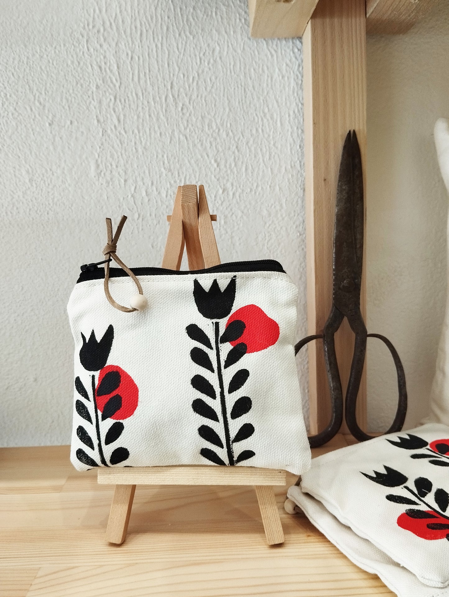 Scandinavian Floral Print Purse