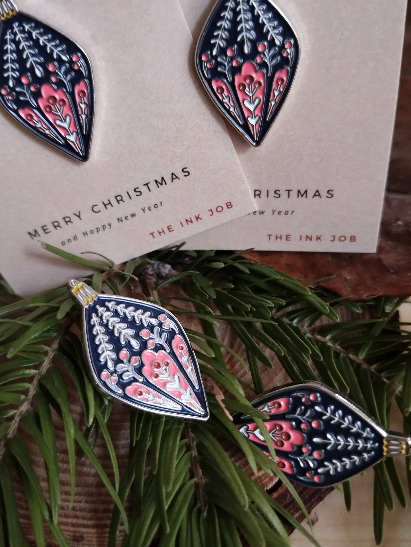 Καρφίτσα Σμάλτου με Ρουστίκ Χριστουγεννιάτικο Στολίδι