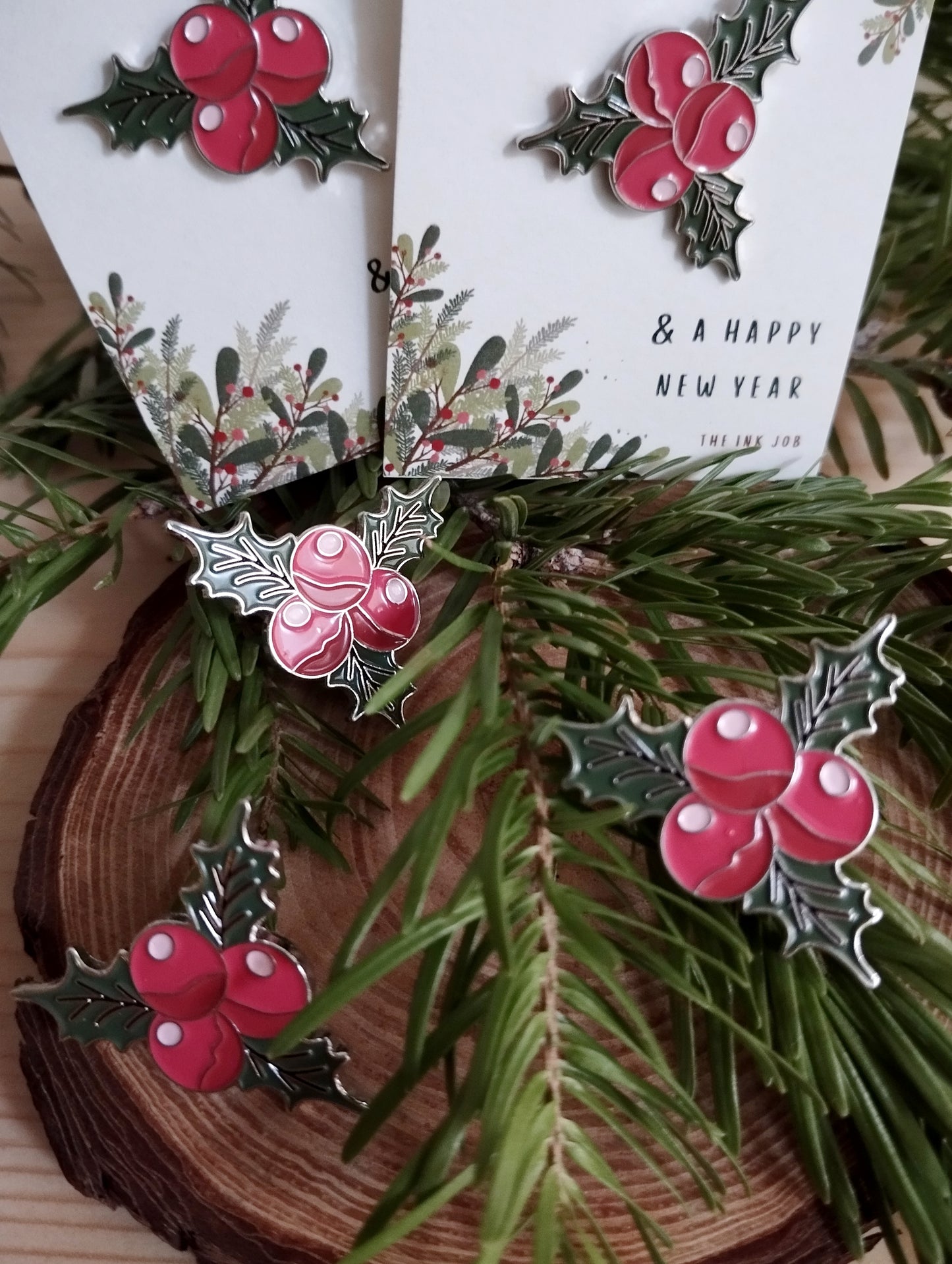 Χριστουγεννιάτικη Καρφίτσα Σμάλτου με Γκυ