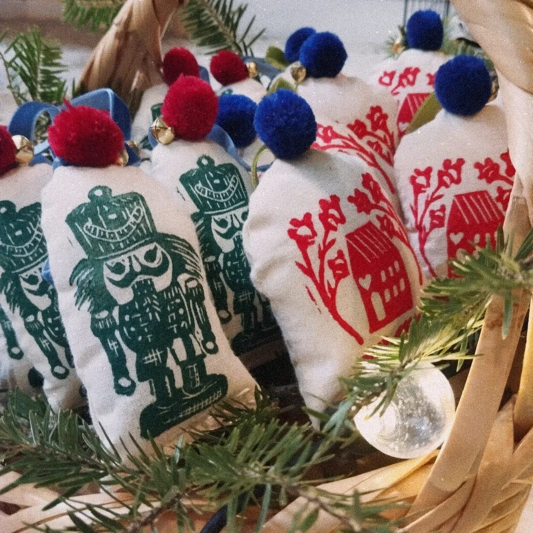 Χειροποίητο Στολίδι Δέντρου με Κόκκινο Σπιτάκι