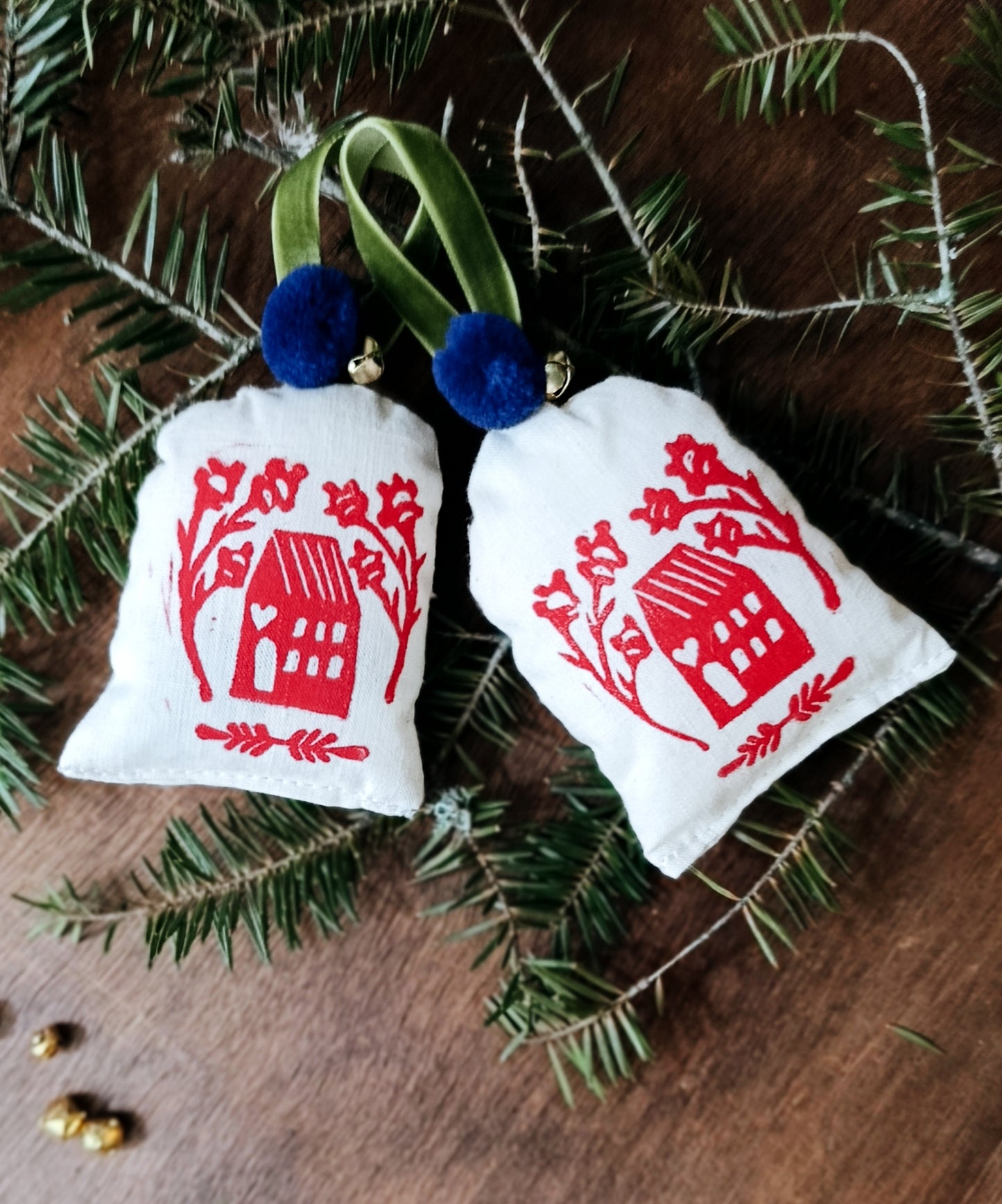 Χειροποίητο Στολίδι Δέντρου με Κόκκινο Σπιτάκι