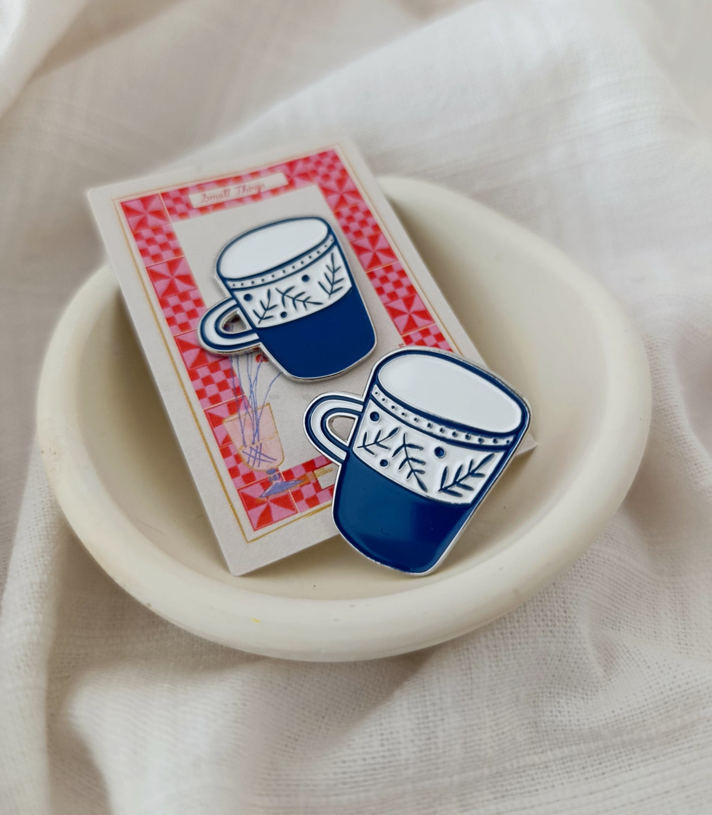 Μεταλλική Καρφίτσα Σμάλτου Κούπα Καφέ