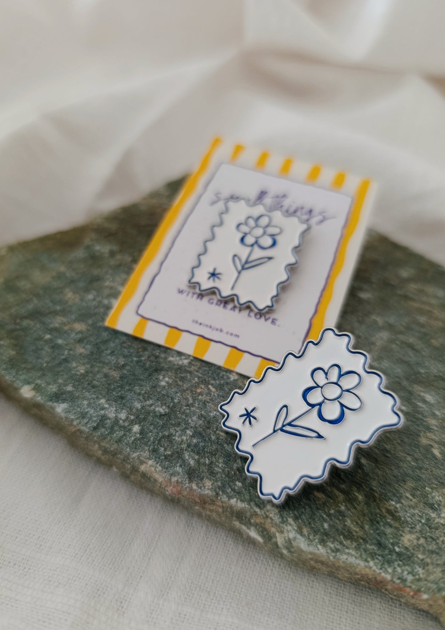 Μεταλλική Καρφίτσα Σμάλτου με Λουλουδάκι