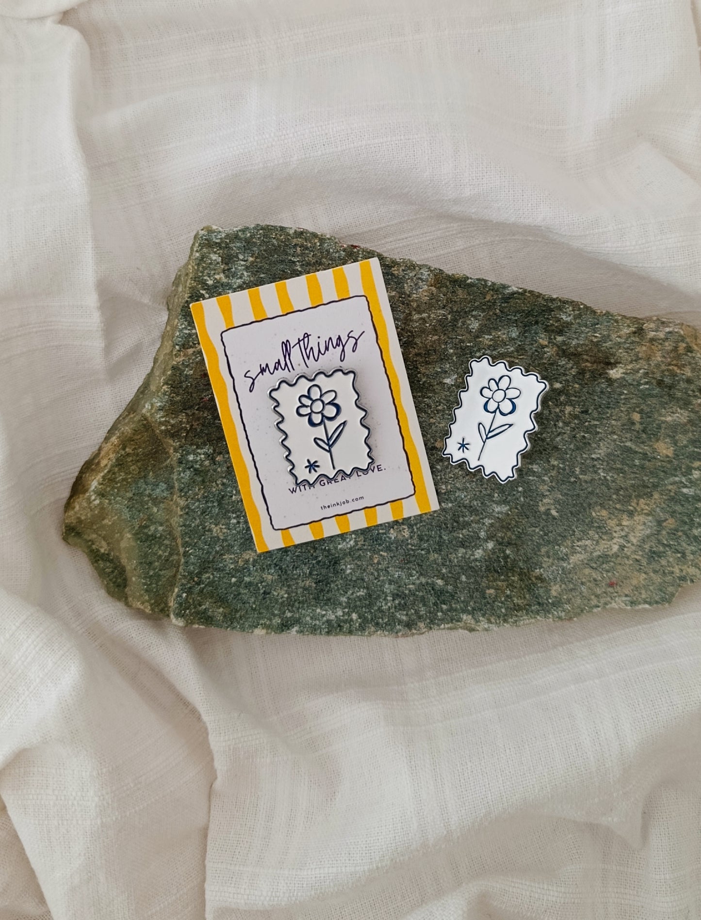 Μεταλλική Καρφίτσα Σμάλτου με Λουλουδάκι