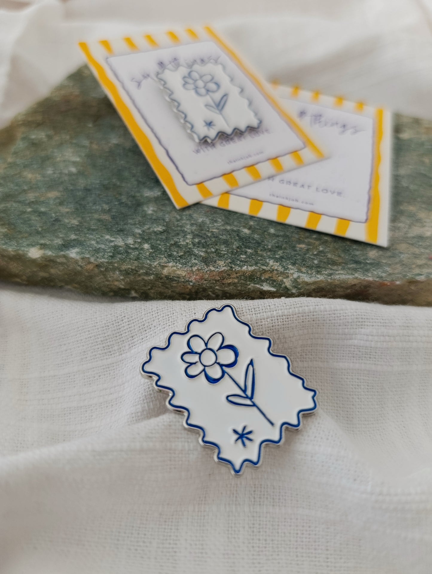 Μεταλλική Καρφίτσα Σμάλτου με Λουλουδάκι