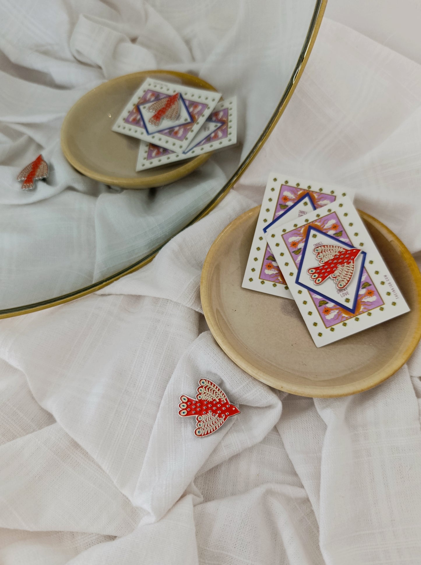 Μεταλλική Καρφίτσα Σμάλτου με κόκκινο Πουλί