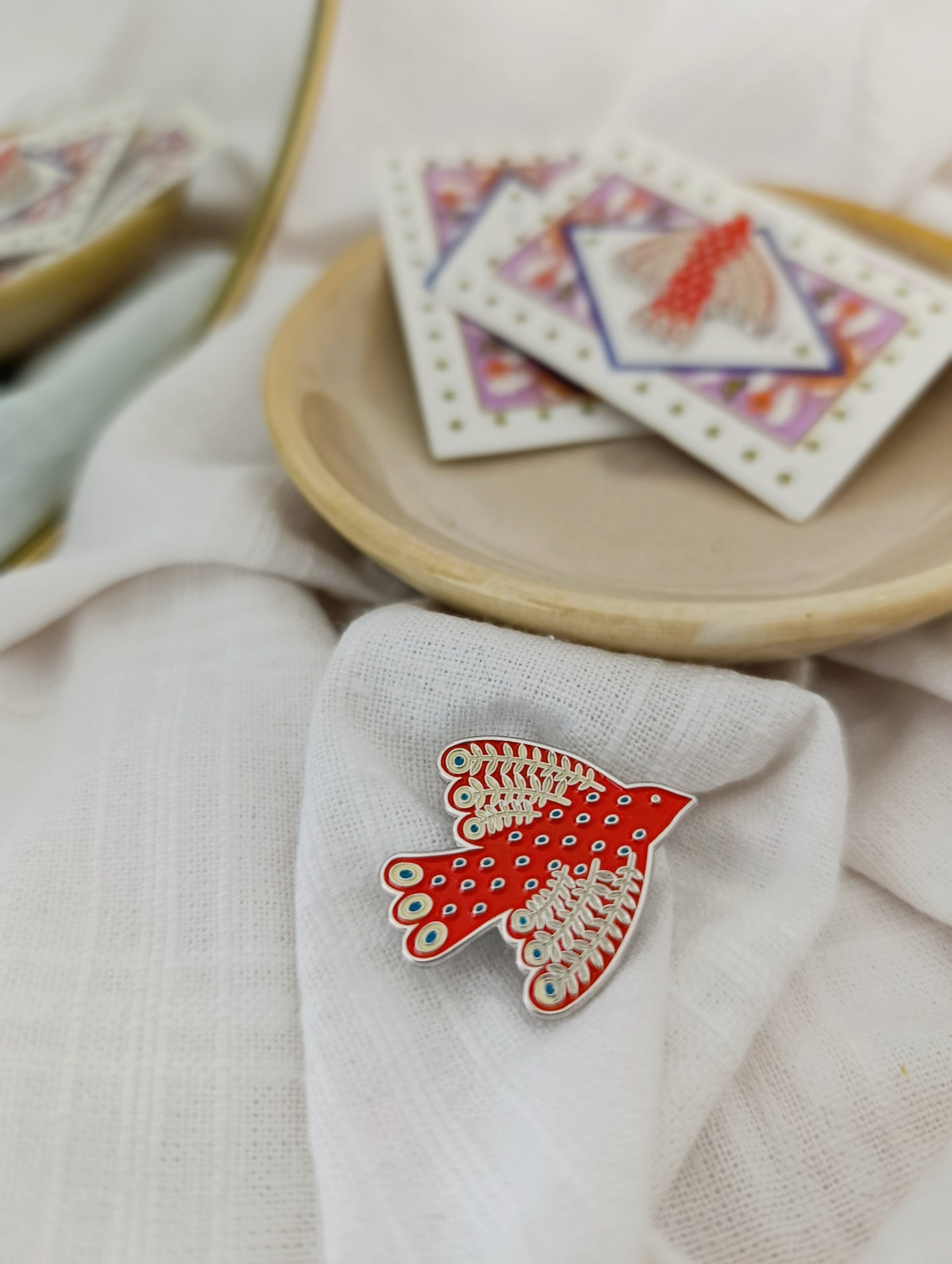 Μεταλλική Καρφίτσα Σμάλτου με κόκκινο Πουλί