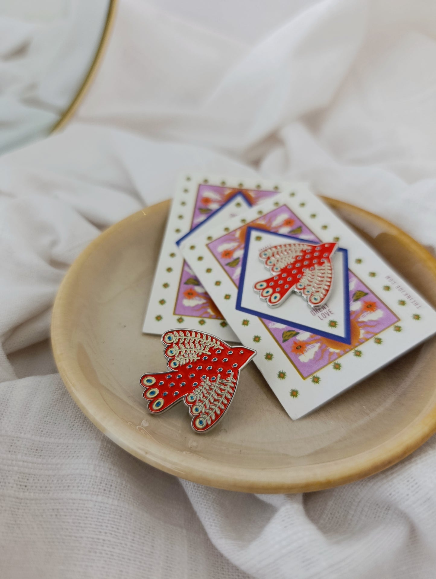 Μεταλλική Καρφίτσα Σμάλτου με κόκκινο Πουλί