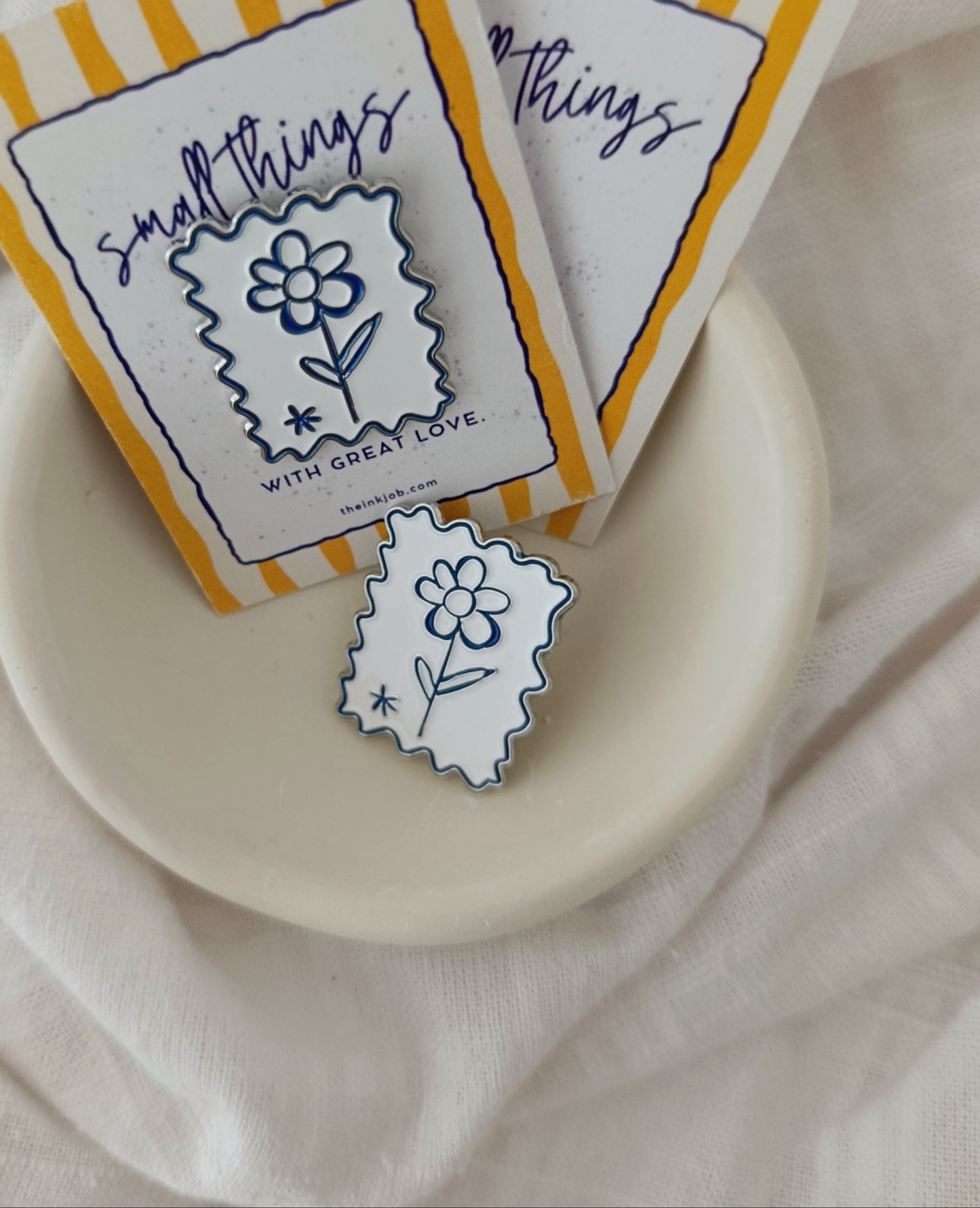 Μεταλλική Καρφίτσα Σμάλτου με Λουλουδάκι