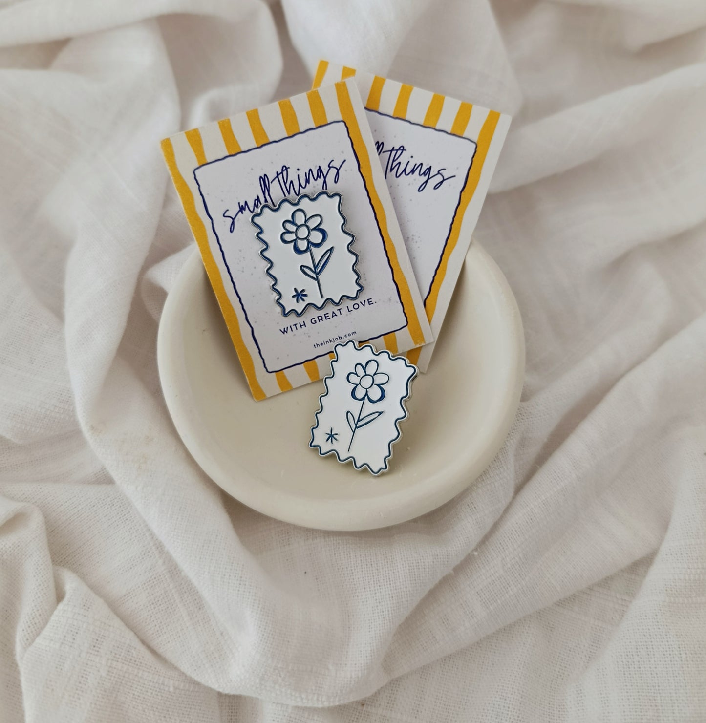 Μεταλλική Καρφίτσα Σμάλτου με Λουλουδάκι