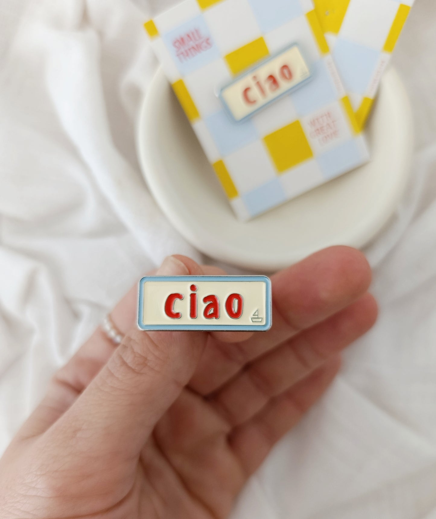 Μεταλλική Καρφίτσα Σμάλτου "Ciao"