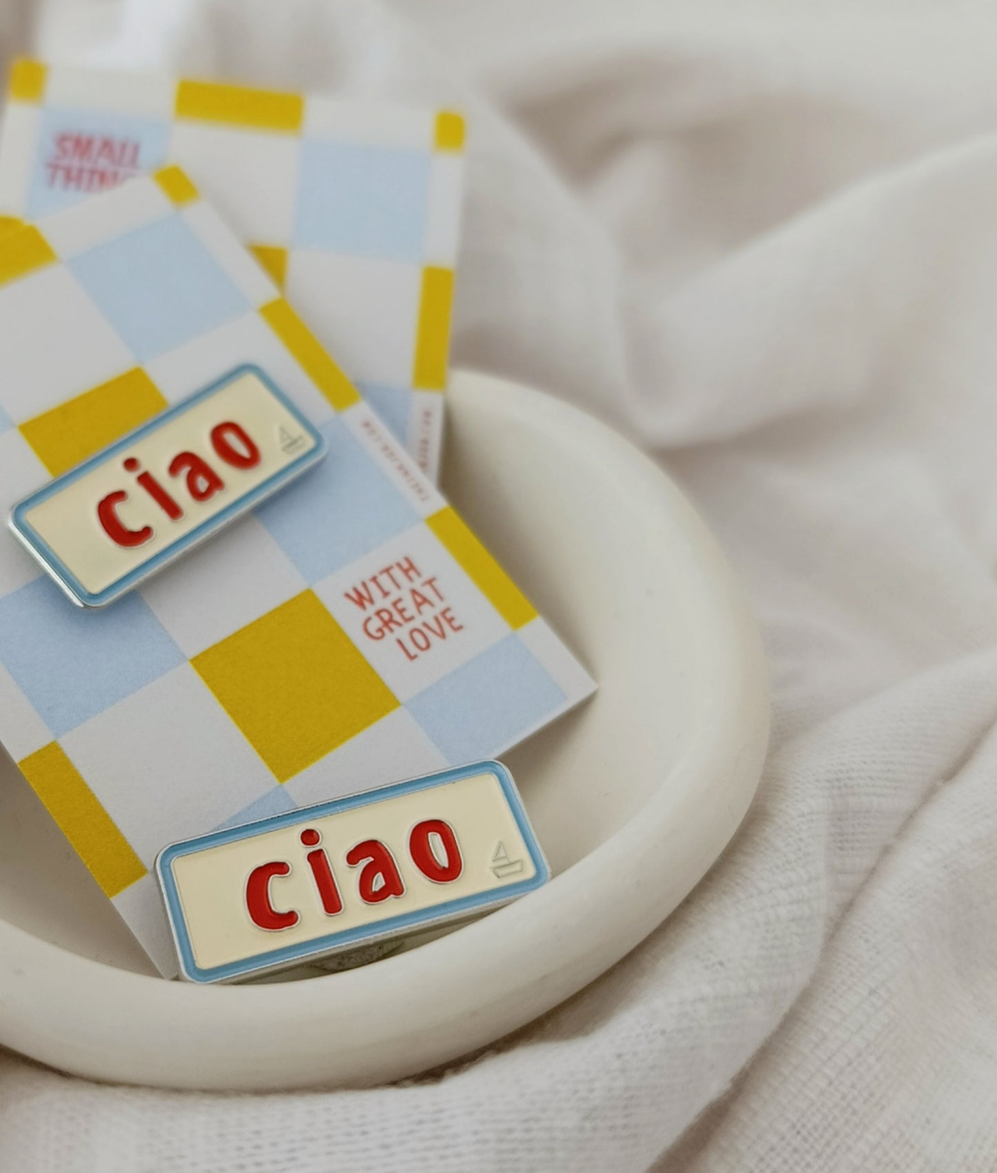 Μεταλλική Καρφίτσα Σμάλτου "Ciao"