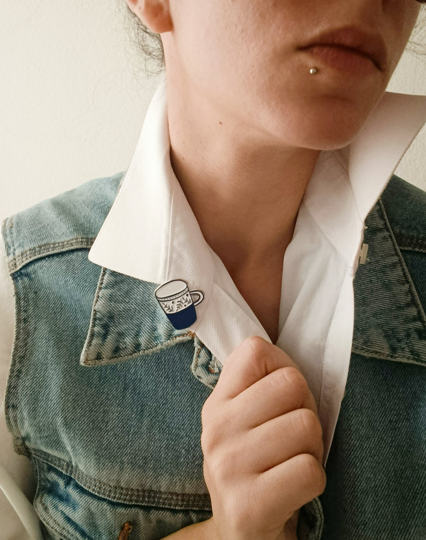 Μεταλλική Καρφίτσα Σμάλτου Κούπα Καφέ