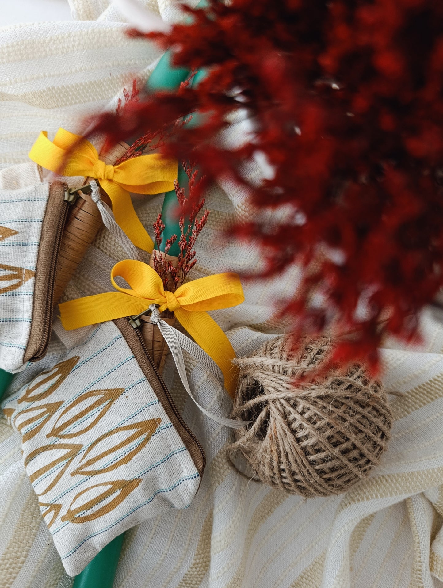 Σμαραγδί Λαμπάδα με Χειροποίητο Πορτοφολάκι