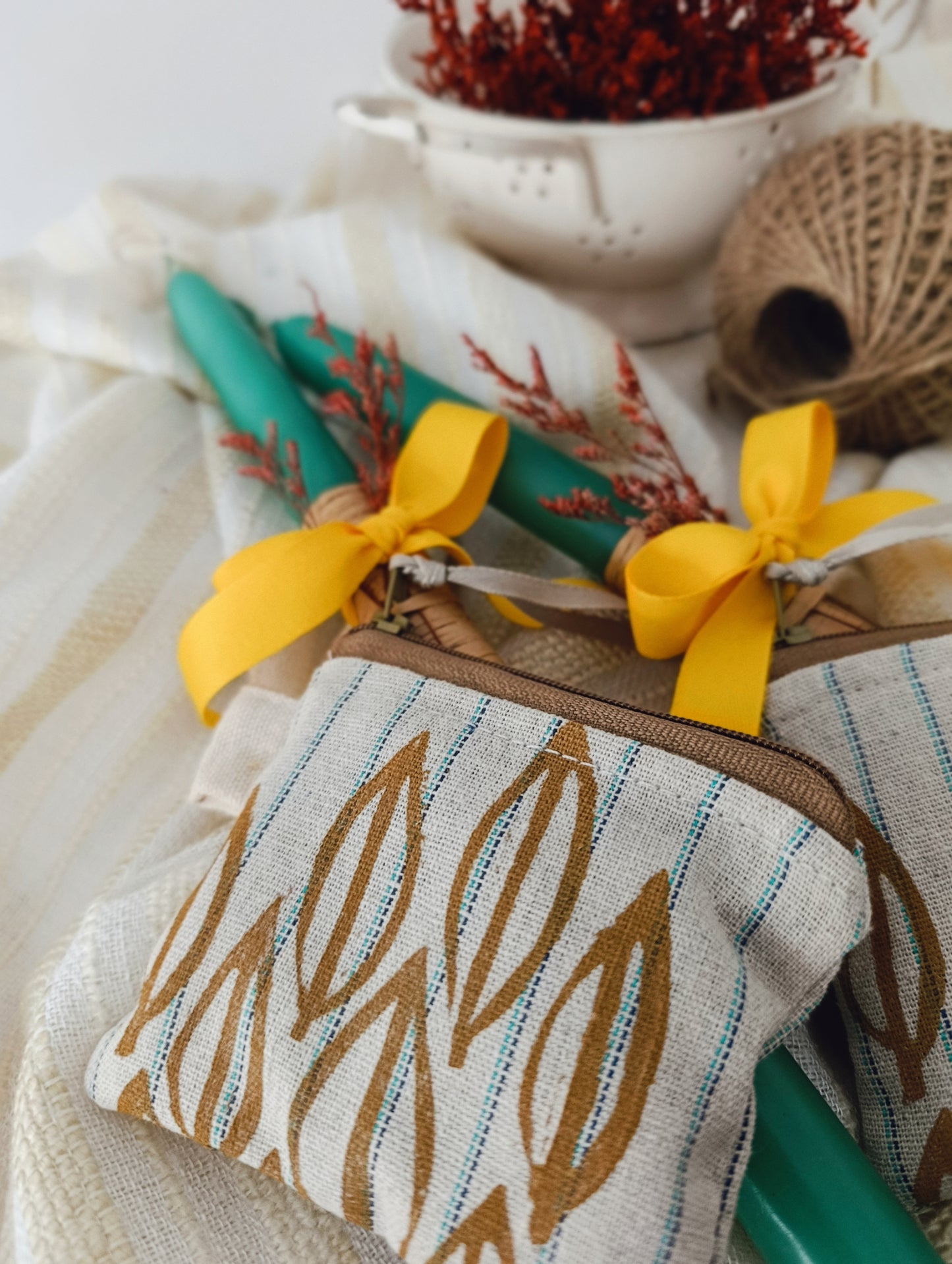 Σμαραγδί Λαμπάδα με Χειροποίητο Πορτοφολάκι