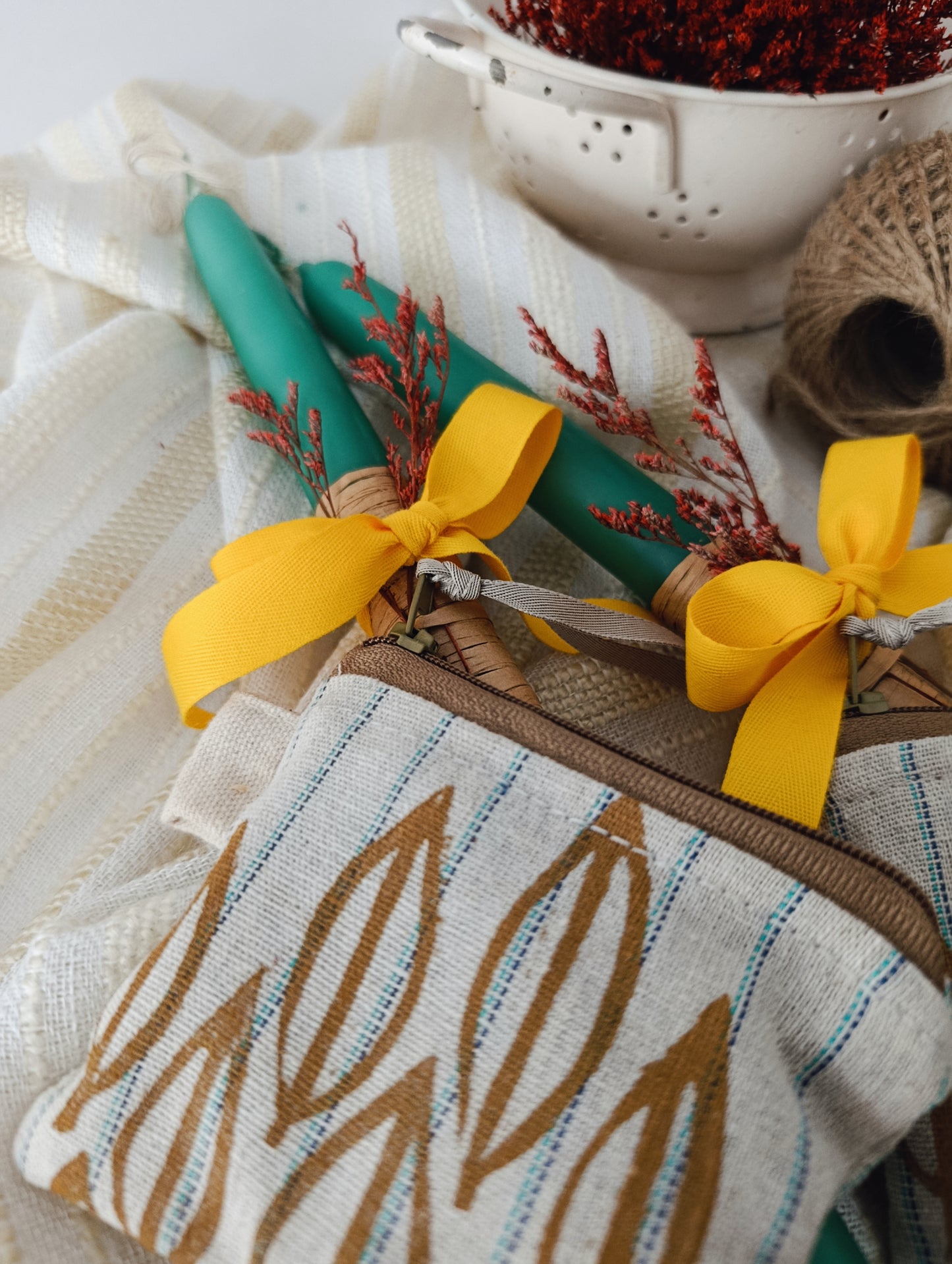 Σμαραγδί Λαμπάδα με Χειροποίητο Πορτοφολάκι