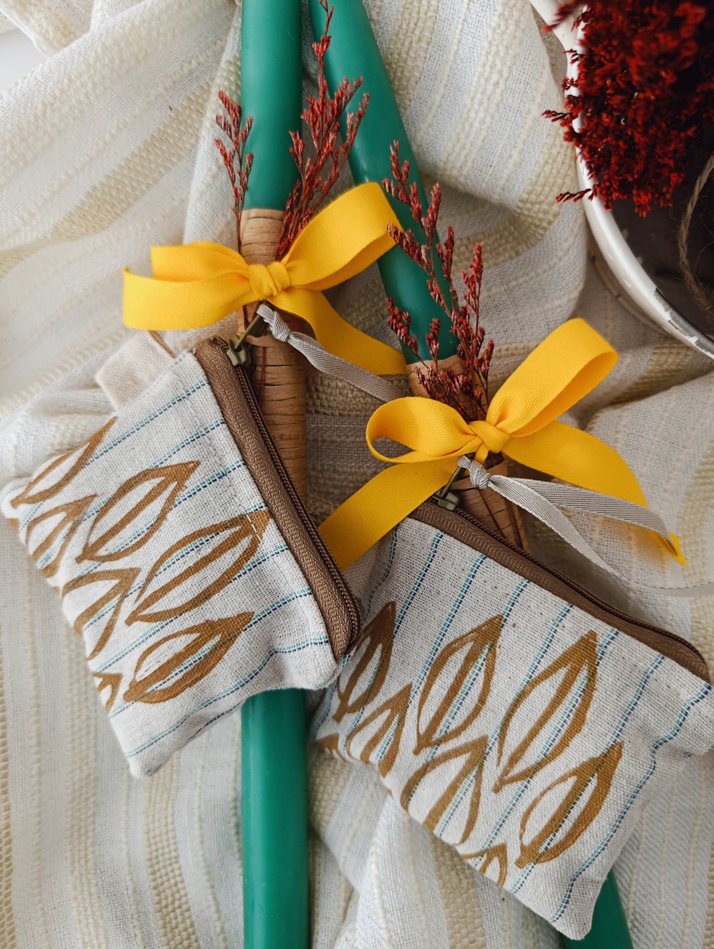 Σμαραγδί Λαμπάδα με Χειροποίητο Πορτοφολάκι