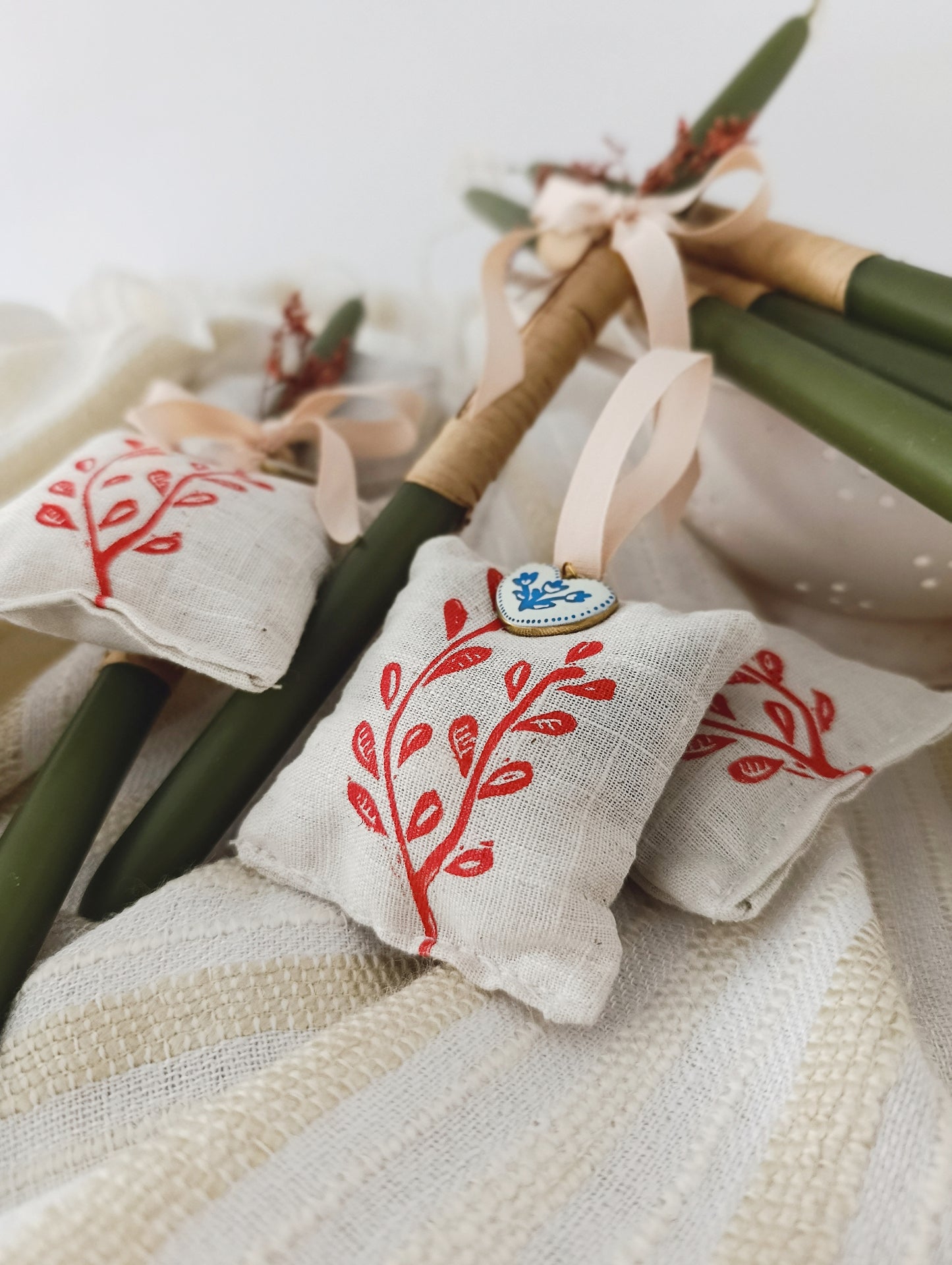 Χειροποίητο Λαμπαδάκι με Κρεμαστό Πουγκί Λεβάντα