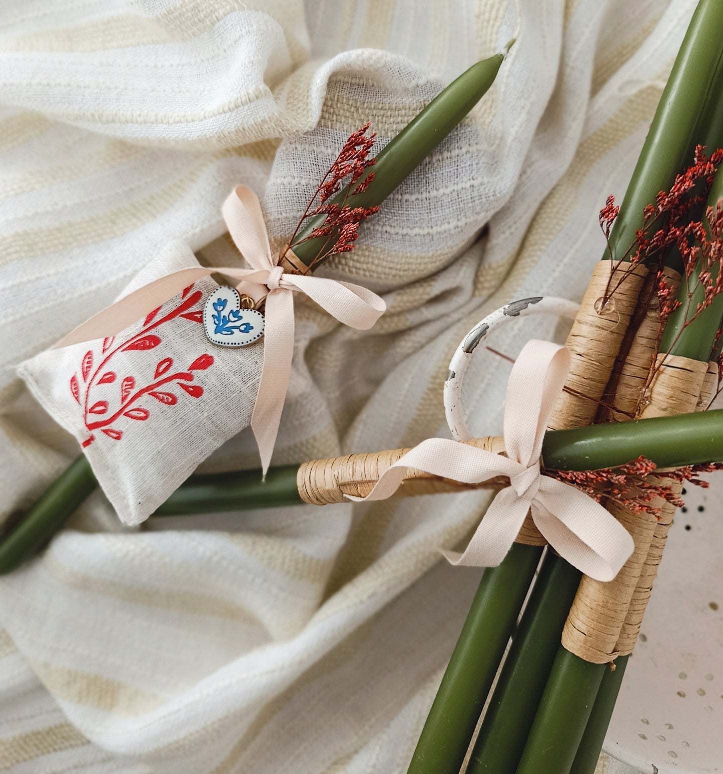 Χειροποίητο Λαμπαδάκι με Κρεμαστό Πουγκί Λεβάντα