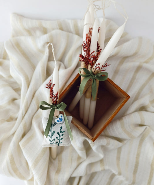 Εκρού Λαμπαδάκι Με Χειροποίητο Πουγκί Λεβάντα