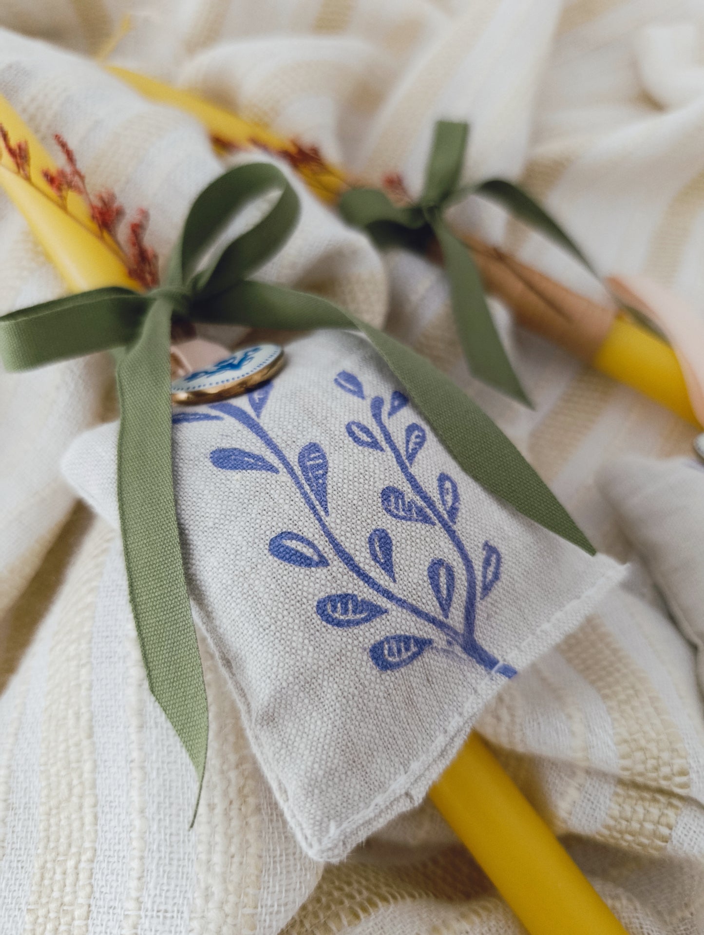 Κίτρινο Λαμπαδάκι με Χειροποίητο Πουγκί Λεβάντας