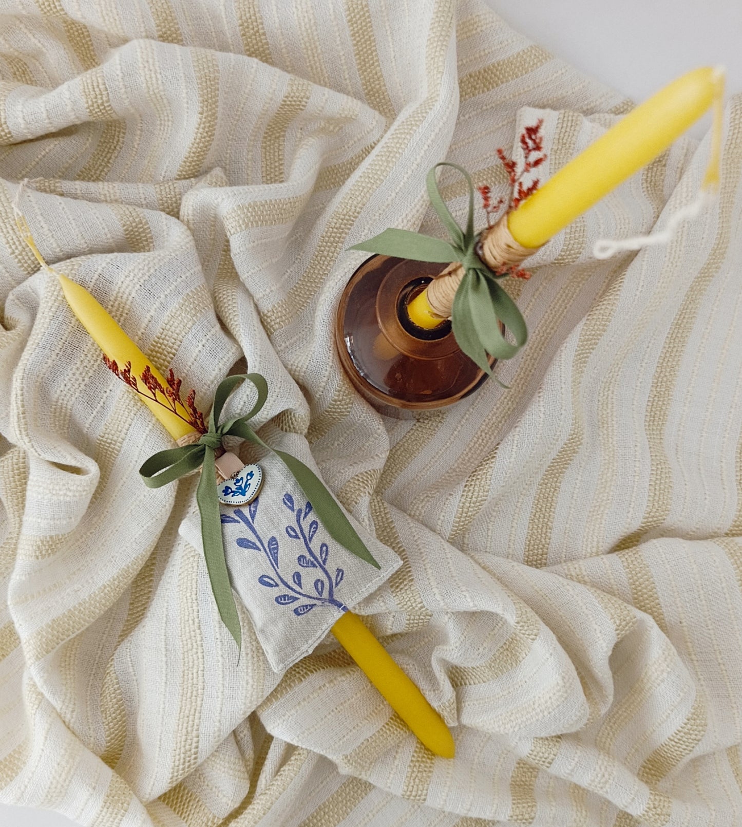 Κίτρινο Λαμπαδάκι με Χειροποίητο Πουγκί Λεβάντας